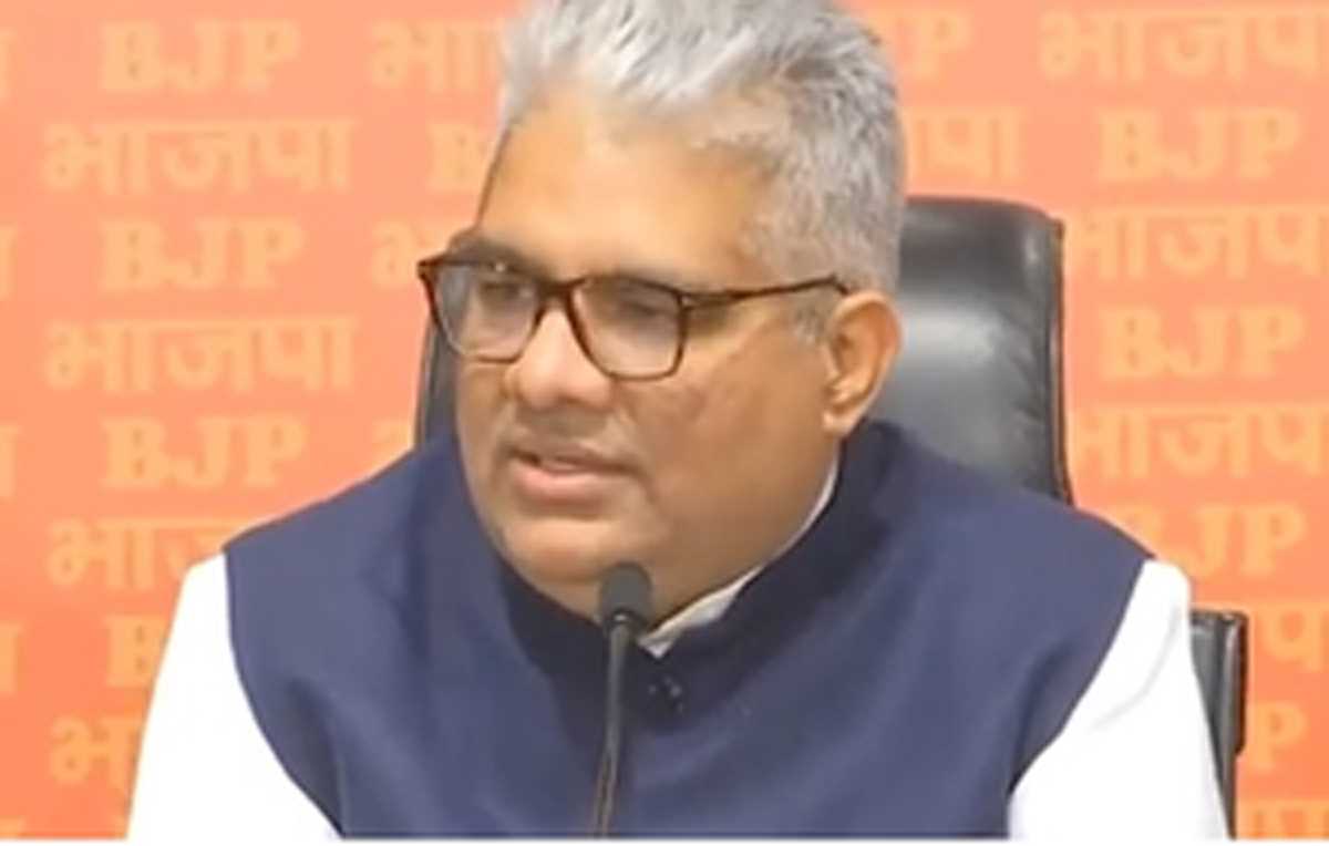 भाजपा ने कर्नाटक कांग्रेस सरकार के तेलंगाना के अखबारों में विज्ञापन देने की चुनाव आयोग से की शिकायत